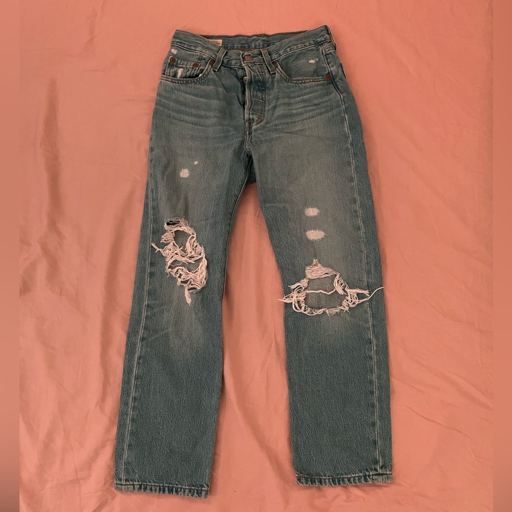501’s levis ripped jeans